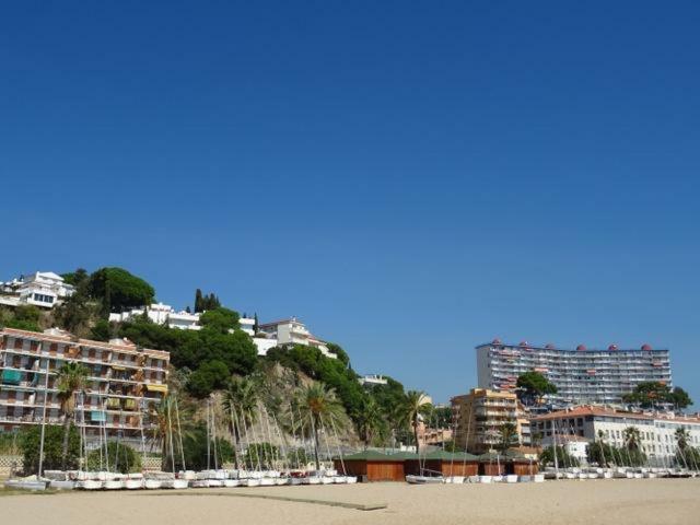 Duplex En Frente De La Playa Al Lado De Barcelona Apartment Canet De Mar Exterior photo